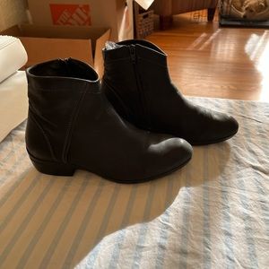 Size 38 women’s Wolky boot. Great used condition